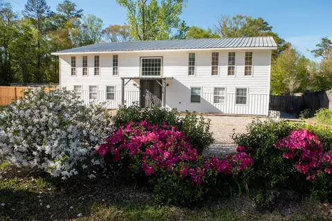 13985 Hartman Ln, Walker, LA 70785