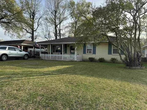 148 Hickory, Denham Springs, LA 70726
