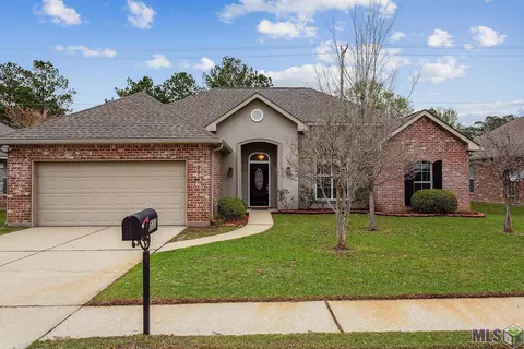 222 Rue Chardonnay, Abita Springs, LA 70420