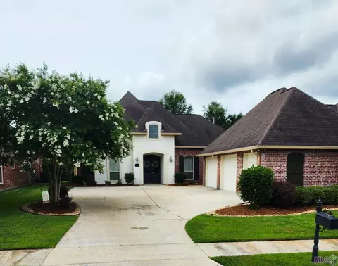 17952 Villa Lake Ave, Greenwell Springs, LA 70739