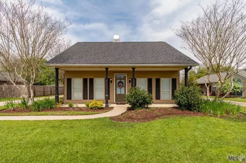 9221 Gary St, Denham Springs, LA 70726