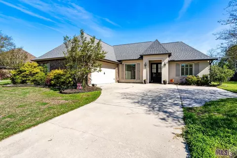 760 Water Oak Dr, Brusly, LA 70719