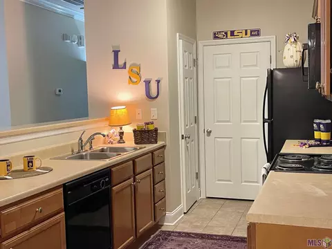 900 Dean Lee Dr #706, Baton Rouge, LA 70820