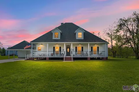 11202 Beco Rd, Saint Amant, LA 70774