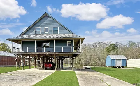 14803 Paradise Rd, Maurepas, LA 70449