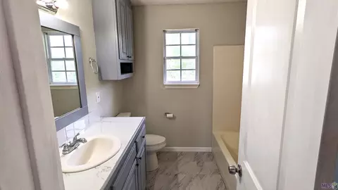 Bath - 14146 Old River Rd, Maurepas, LA 70449 photo 1 of 2