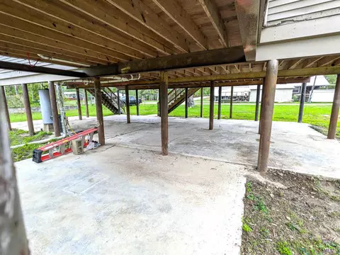 Exterior - 14146 Old River Rd, Maurepas, LA 70449 photo 5 of 10