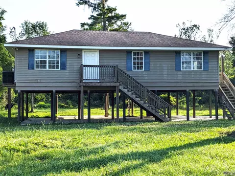 Exterior - 14146 Old River Rd, Maurepas, LA 70449 photo 2 of 10