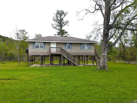 Exterior - 14146 Old River Rd, Maurepas, LA 70449 photo 3 of 10