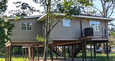 Exterior - 14146 Old River Rd, Maurepas, LA 70449 photo 9 of 10