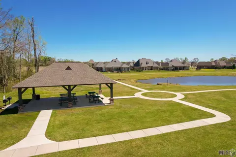 84 Rue Fraise, Zachary, LA 70791