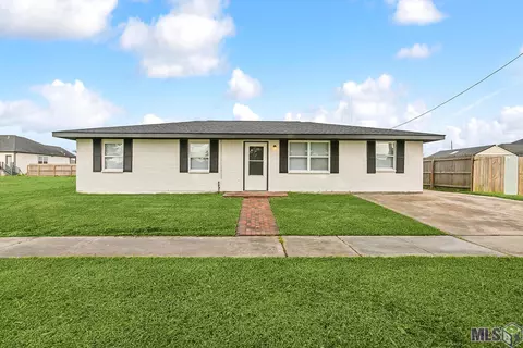 3632 Chalona Dr, Chalmette, LA 70043