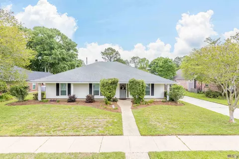 14413 Courtshire Ave, Baton Rouge, LA 70817