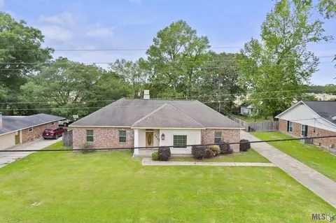 242 Buffwood Dr, Baker, LA 70714