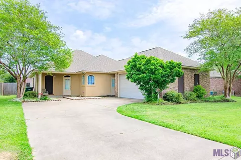 6534 Woodside Dr, Zachary, LA 70791