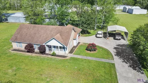 955 Midway Rd, Slaughter, LA 70777