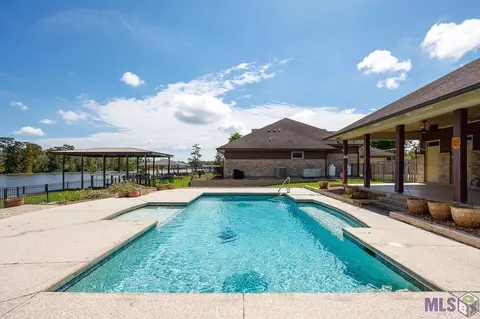 11216 River Highlands, Saint Amant, LA 70774