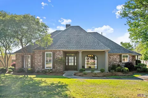 4029 White Oak Trace Dr, Baton Rouge, LA 70817