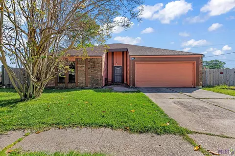 2401 Paige Janette Dr, Harvey, LA 70058