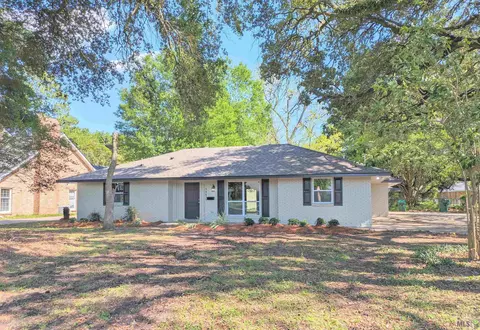 58635 Delacroix Ave, Plaquemine, LA 70764