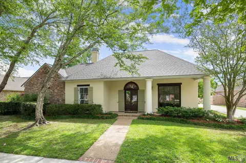 344 Plantation Crest Ct, Baton Rouge, LA 70810