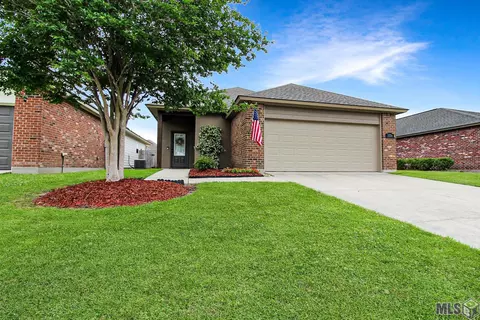 1370 Spanish Lakes Ave, Saint Gabriel, LA 70776