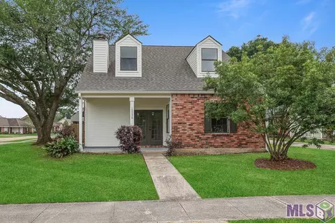 15236 Woodlore Dr, Baton Rouge, LA 70816