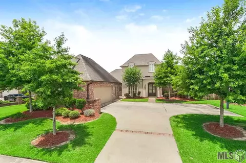 19432 Oak Park Ct, Baton Rouge, LA 70809