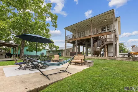 22386 Chinquapin Ave, Maurepas, LA 70449