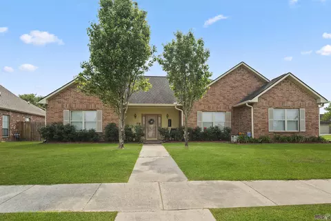 3920 Cypress Clear Ct, Zachary, LA 70791