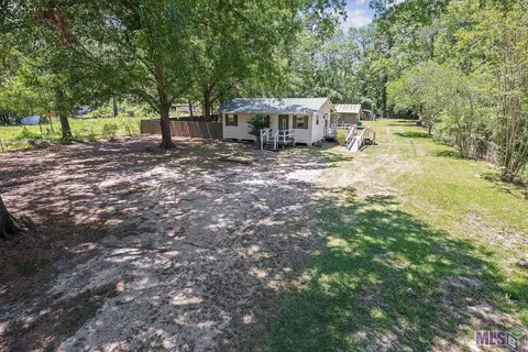 32339 N Oaken Wood St, Denham Springs, LA 70726