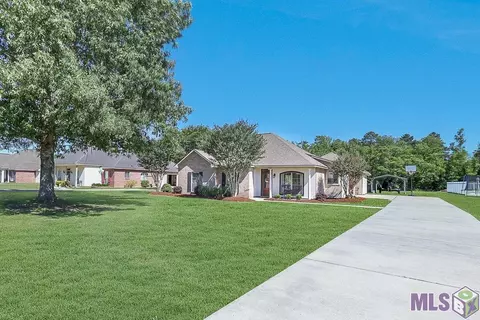 13111 N Ridge Dr, Walker, LA 70785