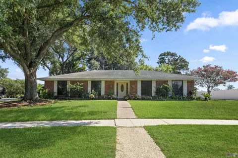 7623 Amesbury Cir, Baton Rouge, LA 70808