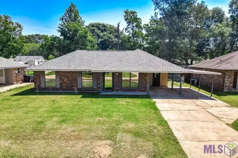 13932 Spreading Oaks Dr, Baton Rouge, LA 70818
