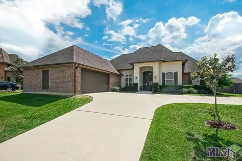 16338 Magnolia Trace Pkwy, Baton Rouge, LA 70817