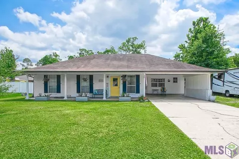 909 E Rome St, Gonzales, LA 70737