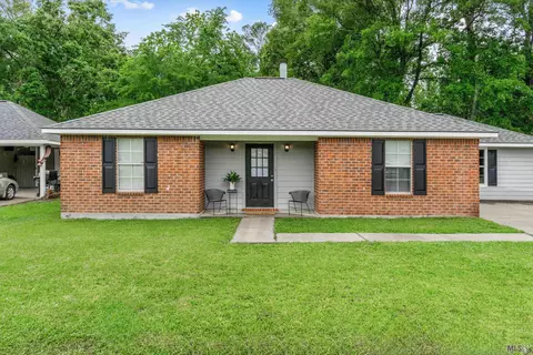 13921 J R Dr, Walker, LA 70785