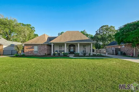 8058 Versailles Ave, Denham Springs, LA 70706