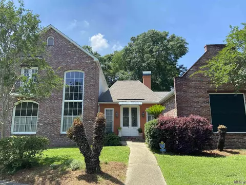 1132 Woodstone Dr, Baton Rouge, LA 70808