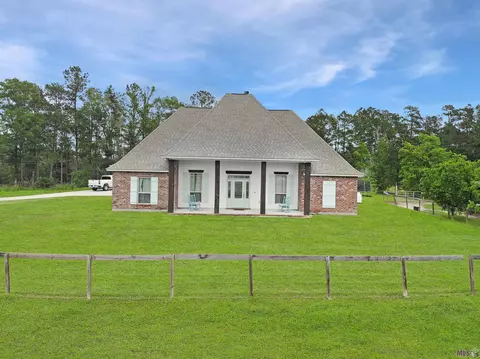 37164 Weiss Rd, Denham Springs, LA 70706