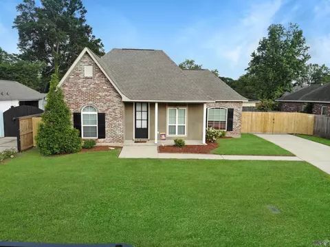 2036 Falconcrest Dr, Denham Springs, LA 70726