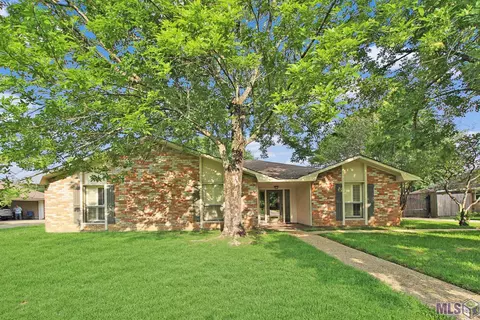 6447 Chippendale Dr, Baton Rouge, LA 70817