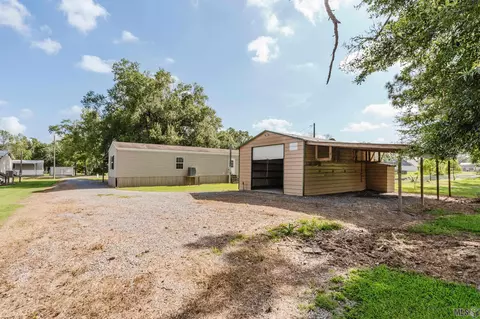 44045 Lebeau Rd, Saint Amant, LA 70774