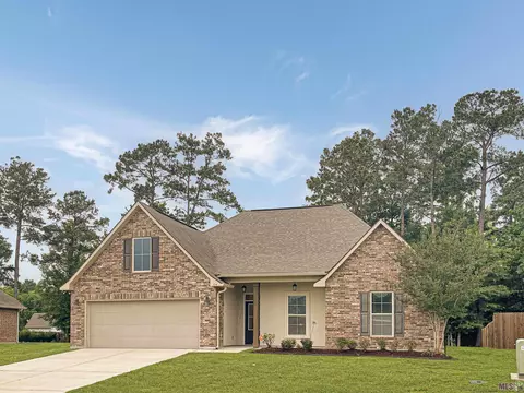 714 Red Pine Dr, Ponchatoula, LA 70454
