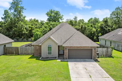 16216 Old Samuel Dr, Prairieville, LA 70769