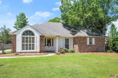 6214 Riverine Dr, Baton Rouge, LA 70820