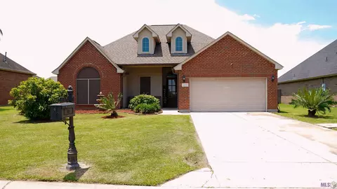 41233 New Orleans Dr, Sorrento, LA 70778