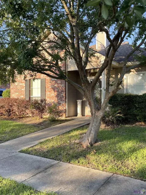 4444 Blue Ribbon Dr, Baton Rouge, LA 70814