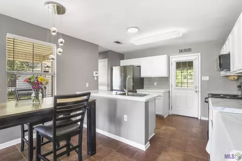 23481 Country Manor Ave, Denham Springs, LA 70726