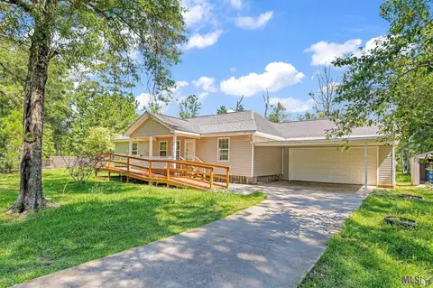 29399 Claiborne St, Springfield, LA 70462 photo 2